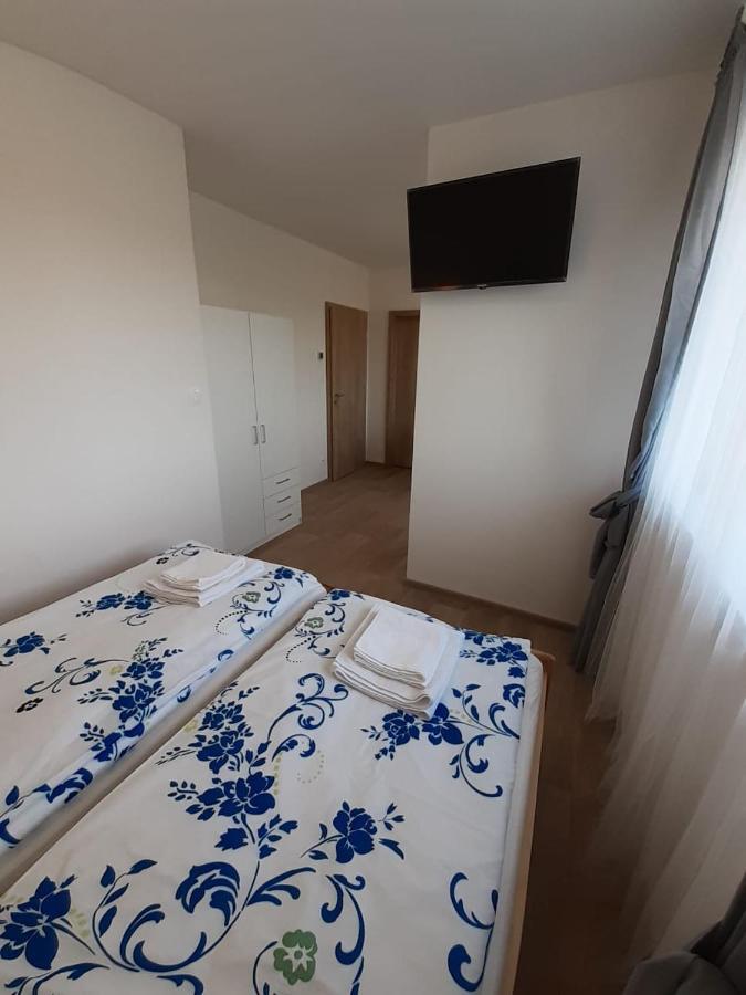 Valen Apartmany Валтис Екстериор снимка