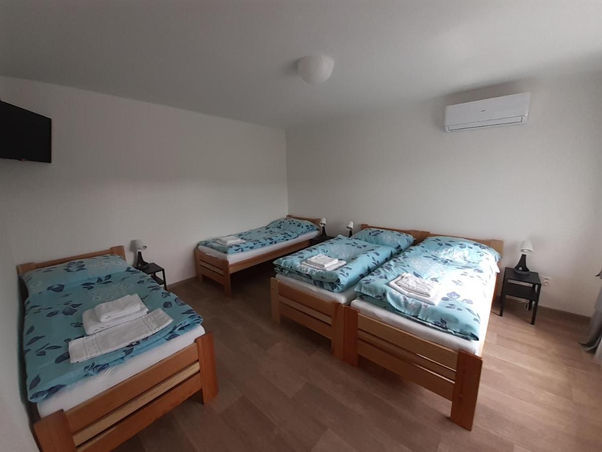 Valen Apartmany Валтис Екстериор снимка